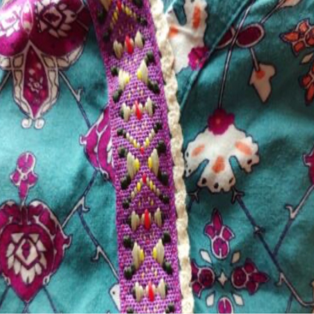 Anthropologie Akemi + Kin Floral Halifax Sleeve High Low Blouse - Picture 4 of 9